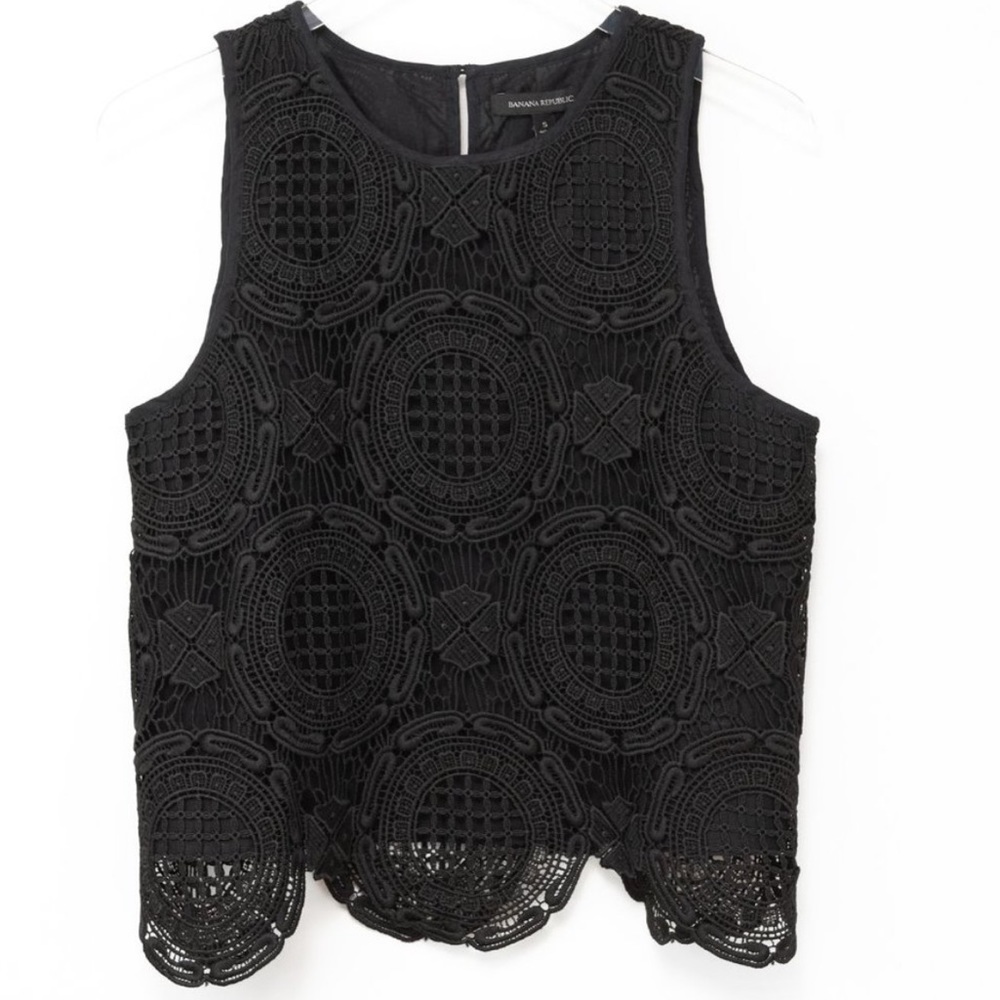 Banana republic size XSP lace top.